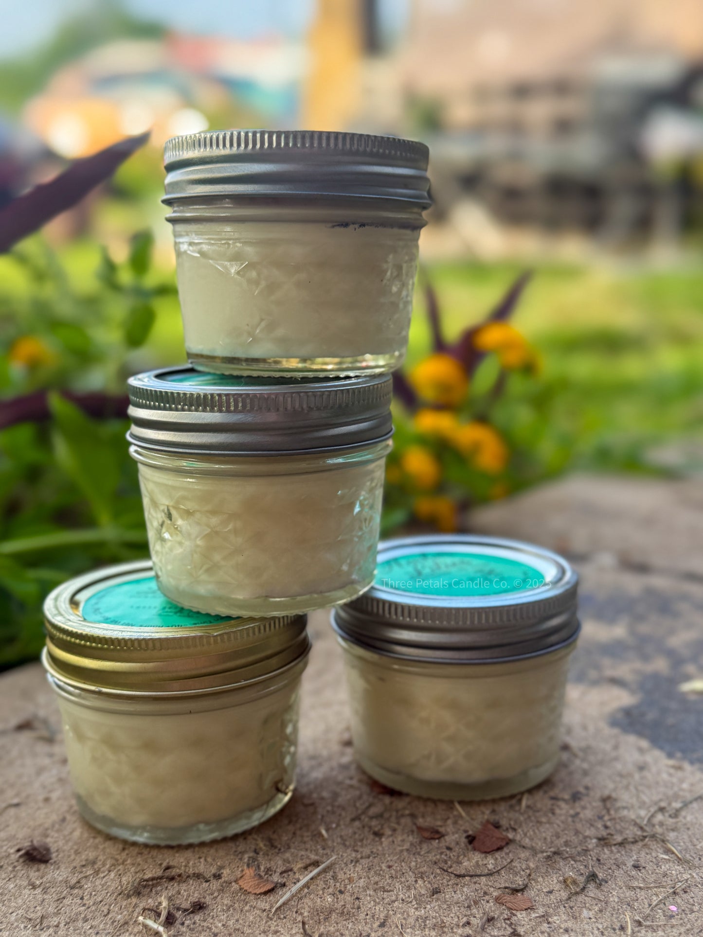 Amber Lilies – 6 oz Soy Wax Candle in Reusable Mason Jars