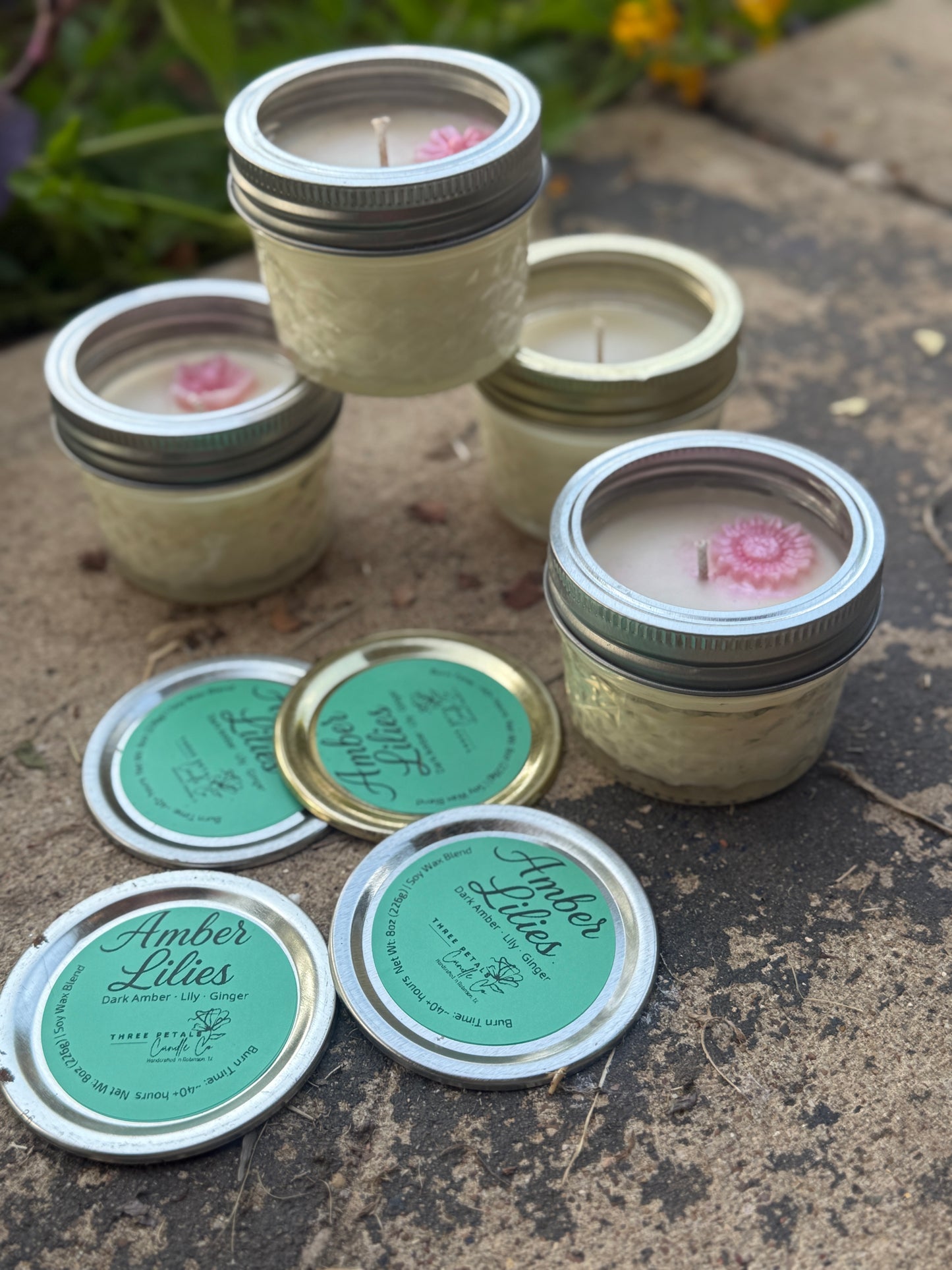 Amber Lilies – 6 oz Soy Wax Candle in Reusable Mason Jars
